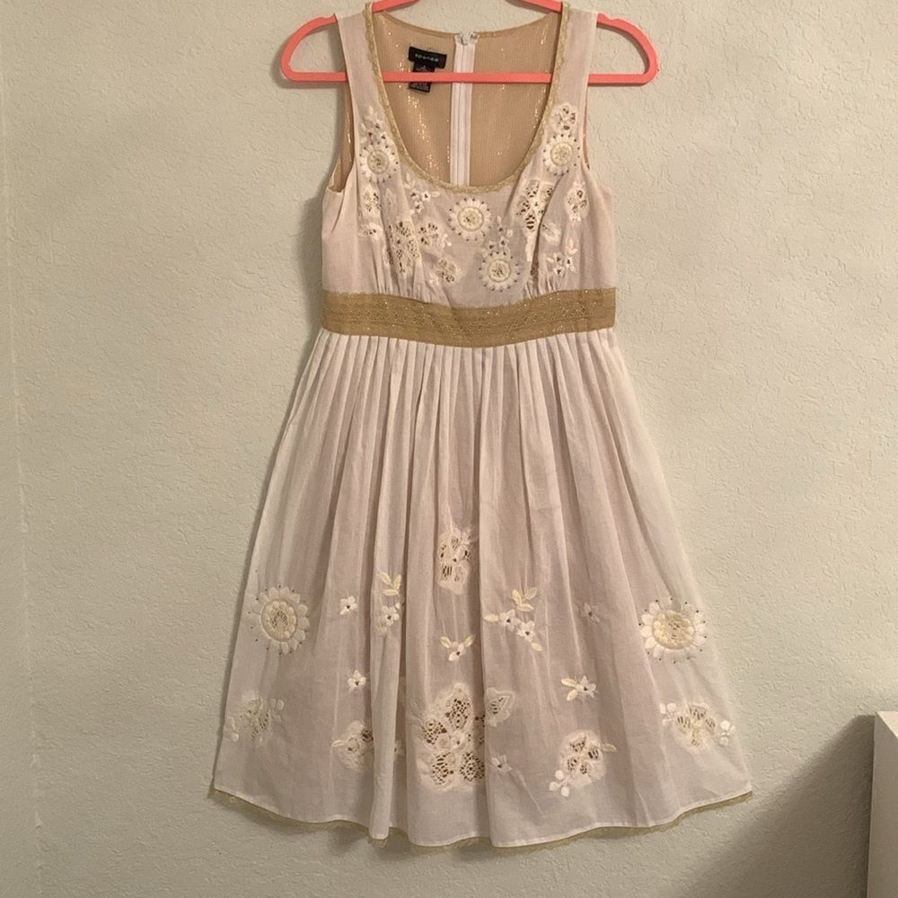 Spense Embroidered Floral Print Off White Gold Lightweight Dress Size 4